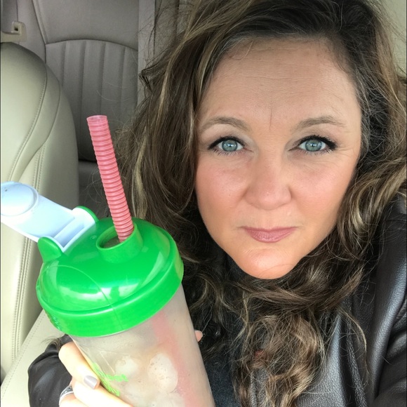 Meet your Posher, Jacque - Picture 3 of 3